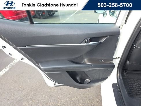 Used 2021 Toyota Camry SE w/ Cold Weather Package image 23