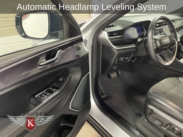 Used 2021 Jeep Grand Cherokee L Laredo AWD/4WD image 11