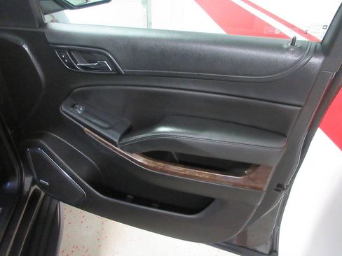 Used 2018 Chevrolet Tahoe LT w/ Luxury Package AWD/4WD image 40
