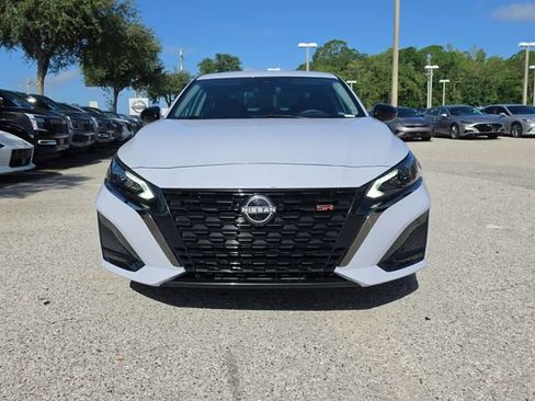 Certified 2025 Nissan Altima 2.5 SR FWD image 3