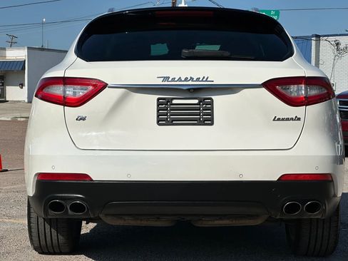 Used 2017 Maserati Levante AWD/4WD image 6