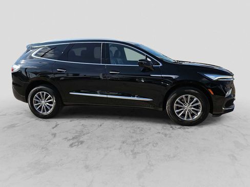 Used 2024 Buick Enclave Premium image 9
