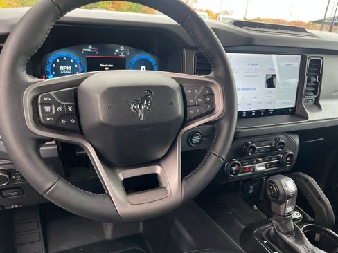 New 2025 Ford Bronco Badlands w/ Sasquatch Package image 9