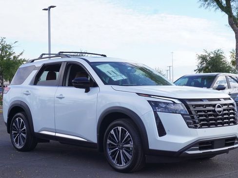 New 2026 Nissan Pathfinder Platinum image 4