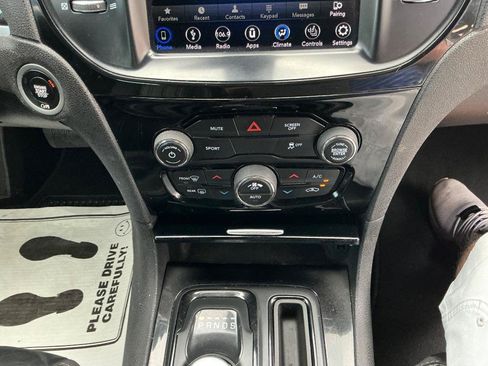 Used 2019 Chrysler 300 S RWD image 17