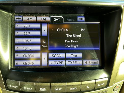 Used 2014 Lexus LX 570 4WD image 23