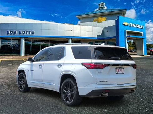 Used 2023 Chevrolet Traverse Premier FWD image 7