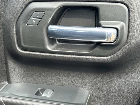 Used 2022 Chevrolet Silverado 1500 Custom image 18