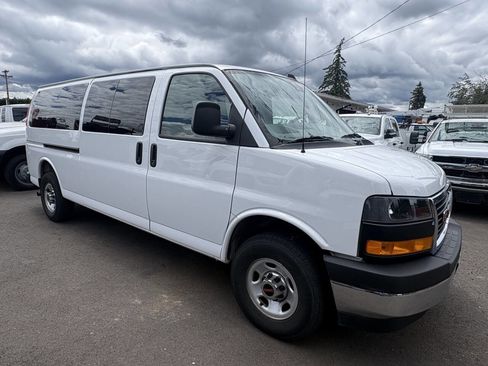 Used 2025 GMC Savana 3500 LT w/ LT Preferred Equipment Group RWD image 6