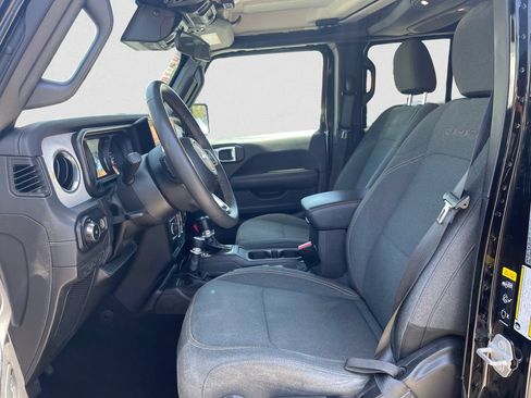 Used 2024 Jeep Wrangler Unlimited Sahara AWD/4WD image 9
