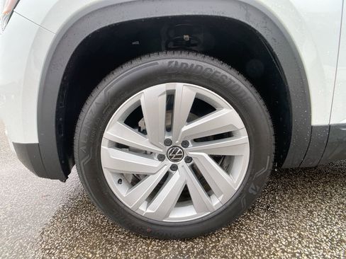 Used 2023 Volkswagen Atlas Cross Sport SE image 11