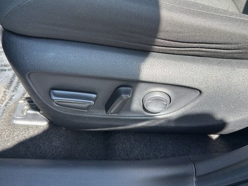 Used 2024 Toyota RAV4 XLE FWD image 15