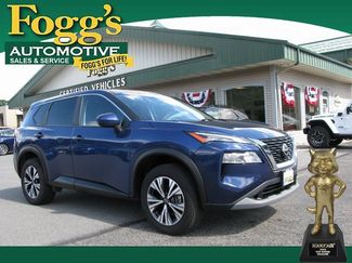 Used 2023 Nissan Rogue SV image 1