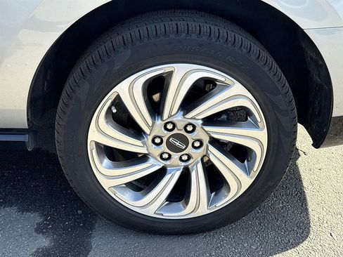 Used 2024 Lincoln Navigator Reserve AWD/4WD image 32