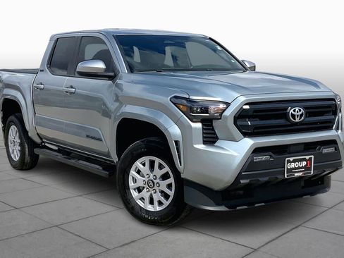Used 2024 Toyota Tacoma SR5 image 3