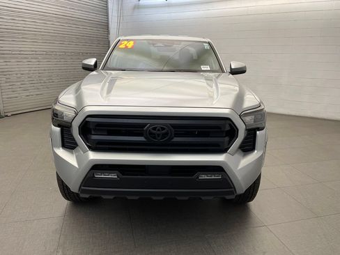 Used 2024 Toyota Tacoma SR5 RWD image 4