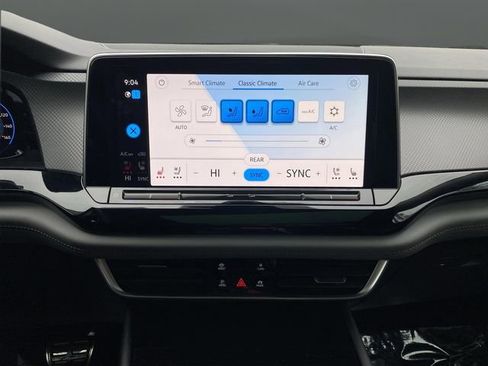 Used 2024 Volkswagen Atlas Peak Edition SEL image 9