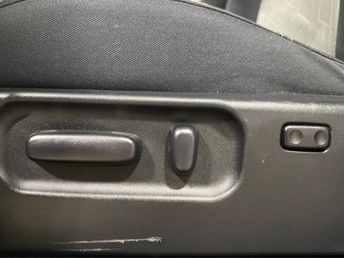Used 2022 Toyota Tacoma TRD Off-Road AWD/4WD image 18