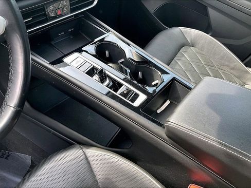 Used 2024 Volkswagen Atlas SEL Premium R-Line image 18