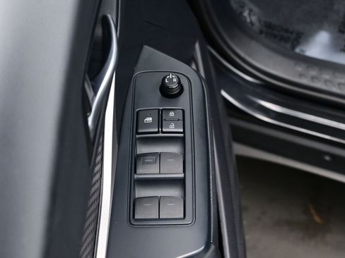 Used 2021 Toyota C-HR LE FWD image 10