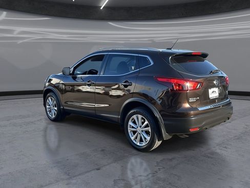 Used 2017 Nissan Rogue Sport SV FWD image 4