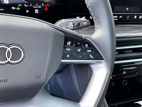 Used 2025 Audi Q5 Premium Plus w/ Premium Plus image 8