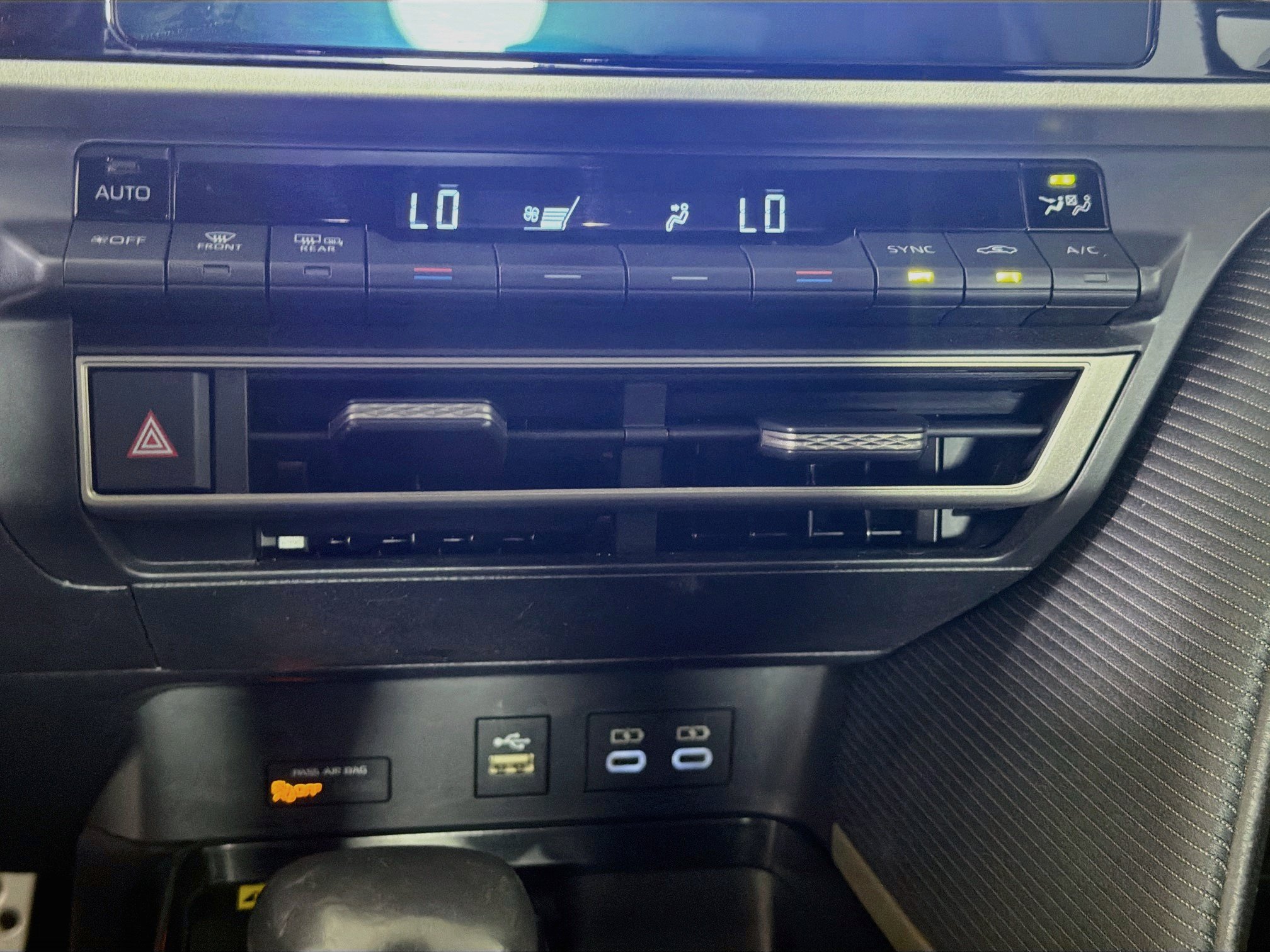 Used 2025 Toyota Camry SE FWD image 22