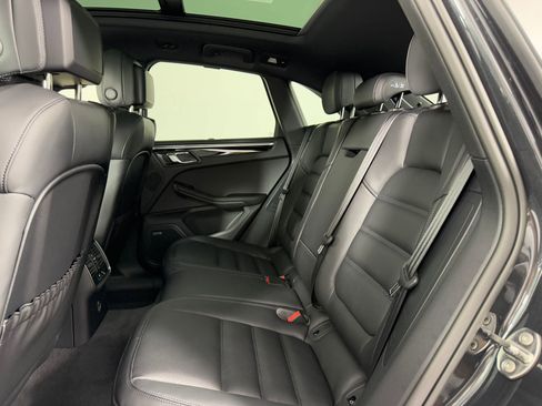 Certified 2026 Porsche Macan AWD/4WD image 18