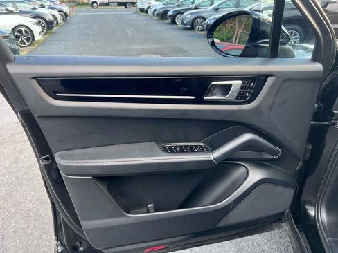 Used 2020 Porsche Cayenne AWD/4WD image 26