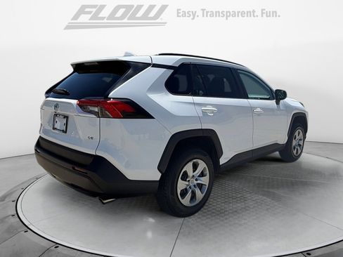 Used 2021 Toyota RAV4 LE FWD image 9