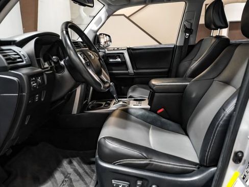 Used 2016 Toyota 4Runner SR5 Premium image 4