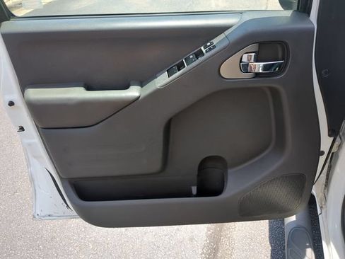 Used 2018 Nissan Frontier PRO-4X AWD/4WD image 12