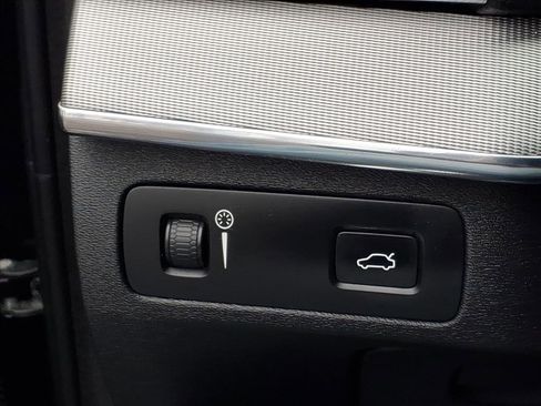 Used 2016 Volvo XC90 T6 R-Design w/ Protection Package Plus image 23