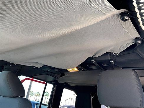 Used 2018 Jeep Wrangler Unlimited Sport S image 12