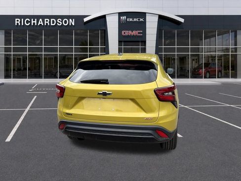 Used 2024 Chevrolet Trax RS w/ Driver Confidence Package FWD image 7