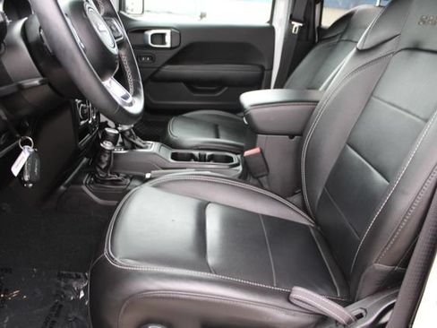 Used 2023 Jeep Wrangler Unlimited Sahara w/ Cold Weather Group AWD/4WD image 34