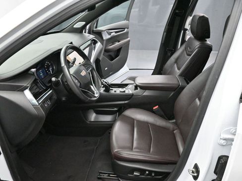 Certified 2024 Cadillac XT6 Premium Luxury image 12