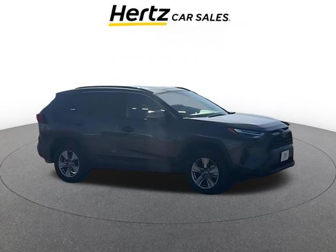 Used 2025 Toyota RAV4 XLE image 1