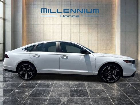 Used 2023 Honda Accord Sport image 6