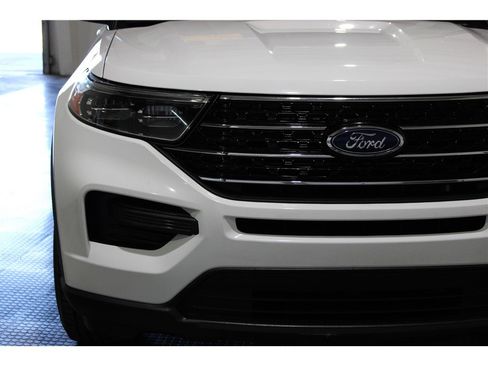 Used 2020 Ford Explorer XLT image 21