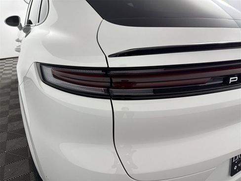 New 2025 Porsche Cayenne Coupe image 18