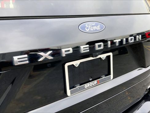 Used 2025 Ford Expedition Max Platinum AWD/4WD image 31