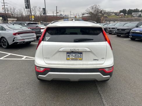 Certified 2023 Kia Niro LX image 5