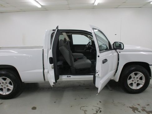 Used 2010 Dodge Dakota Big Horn w/ Extra Security Group image 15