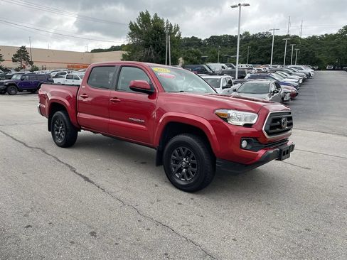 Used 2021 Toyota Tacoma SR5 AWD/4WD image 6