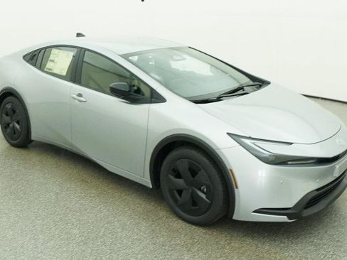New 2026 Toyota Prius LE FWD image 16