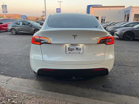 Used 2022 Tesla Model Y Long Range image 6