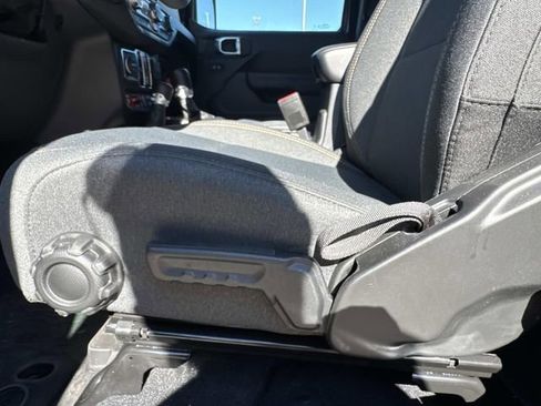 Used 2024 Jeep Wrangler Willys image 12