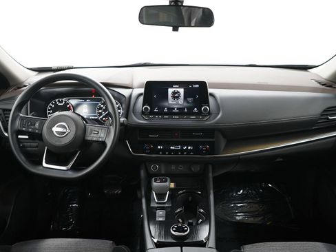 Used 2023 Nissan Rogue SV AWD/4WD image 16