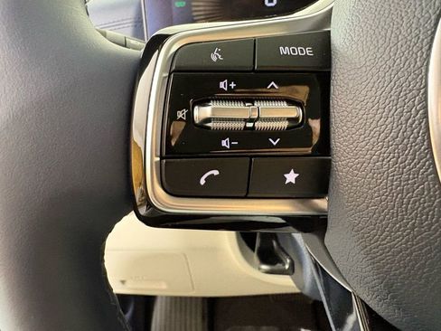 New 2026 Kia Carnival EX FWD image 22